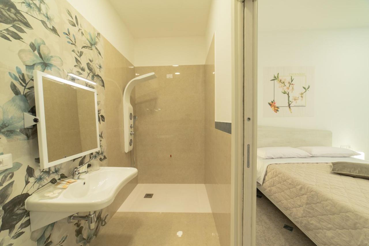 B&B Mandorlo Bianco 阿沃拉 外观 照片