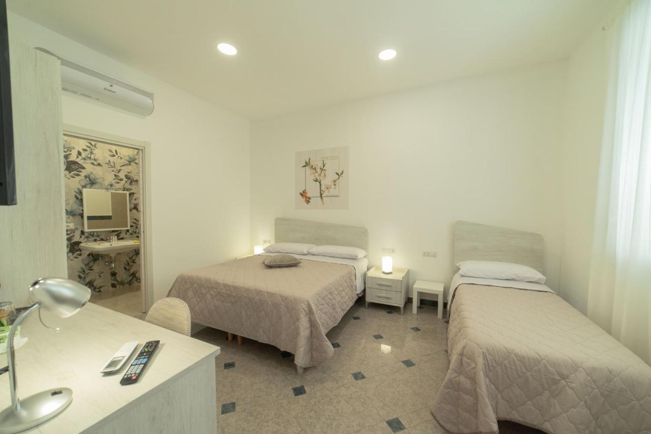 B&B Mandorlo Bianco 阿沃拉 外观 照片